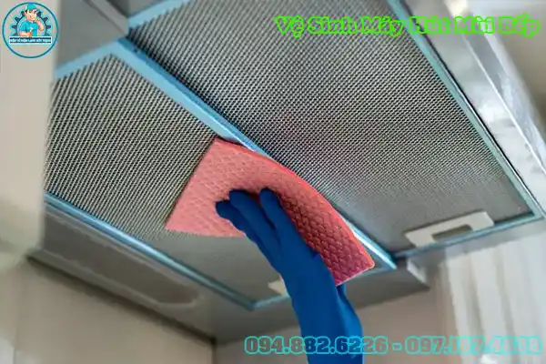 Vệ sinh máy hút mùi bằng baking soda