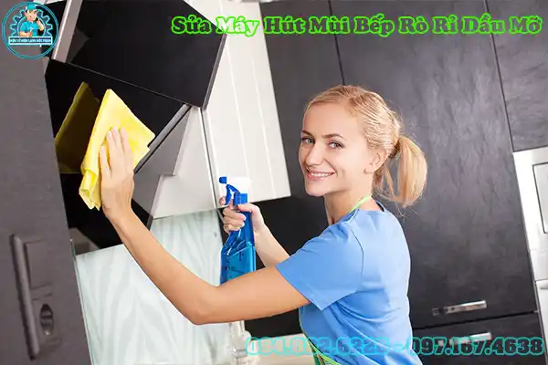 Máy hút mùi tự làm sạch