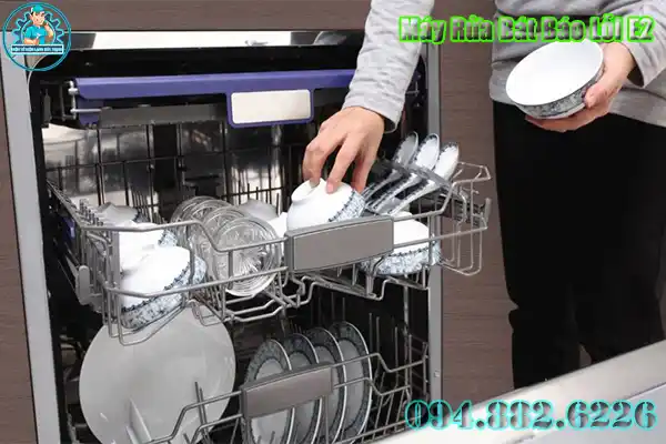 Lỗi E2 máy rửa bát Bosch