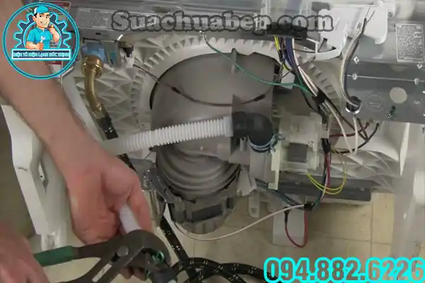 Máy Rửa Bát Báo Lỗi U25 – Nguyên Nhân, Cách Khắc Phục3