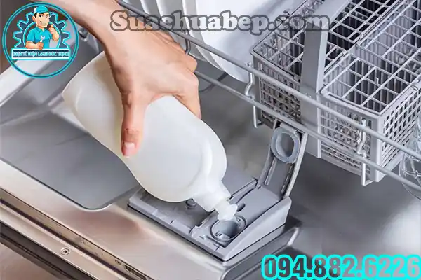 Máy rửa bát báo hình bông tuyết là thiếu gì?