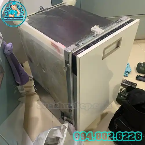 Máy Rửa Bát Báo Lỗi Vòi Nước – Nguyên Nhân & Hướng Dẫn Khắc Phục