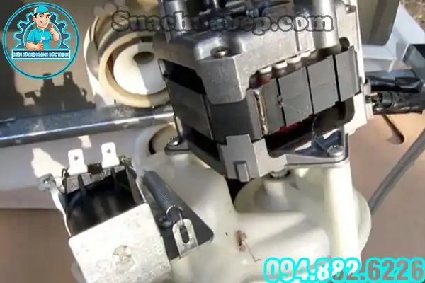 Máy Rửa Bát Gây Ra Tiếng Ồn – Nguyên Nhân & Cách Khắc Phục2