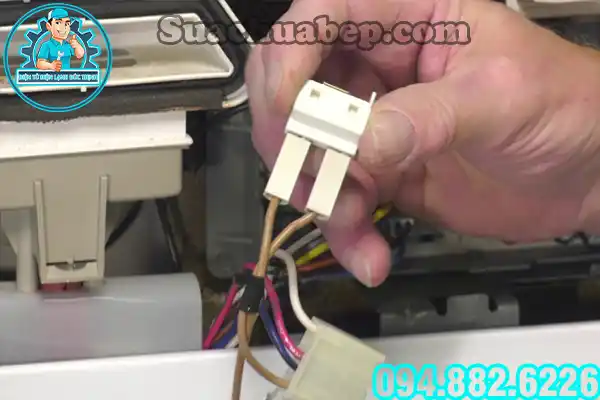 Nguyên nhân máy rửa bát không xả nước