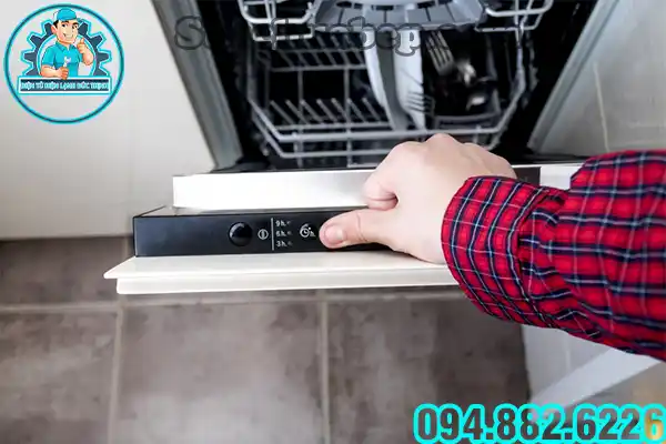 Máy rửa bát kêu tít tít