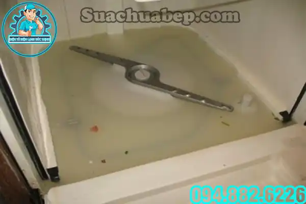 Máy rửa bát bị đọng nước