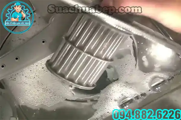 Lắp ống thoát nước máy rửa bát