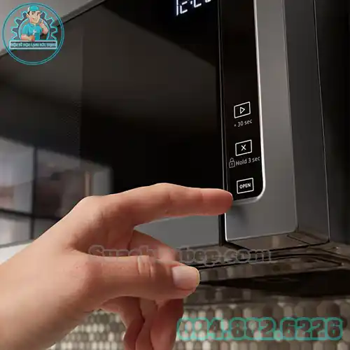 Lò Vi Sóng Không Vào Điện – Nguyên Nhân Và Cách Sửa Tại Nhà