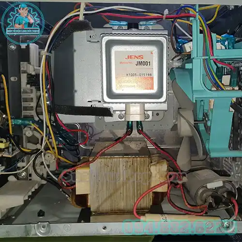 Vì Sao Lò Vi Sóng Bị Chập Điện? Cách Phòng Tránh Và Xử Lý Hiệu Quả